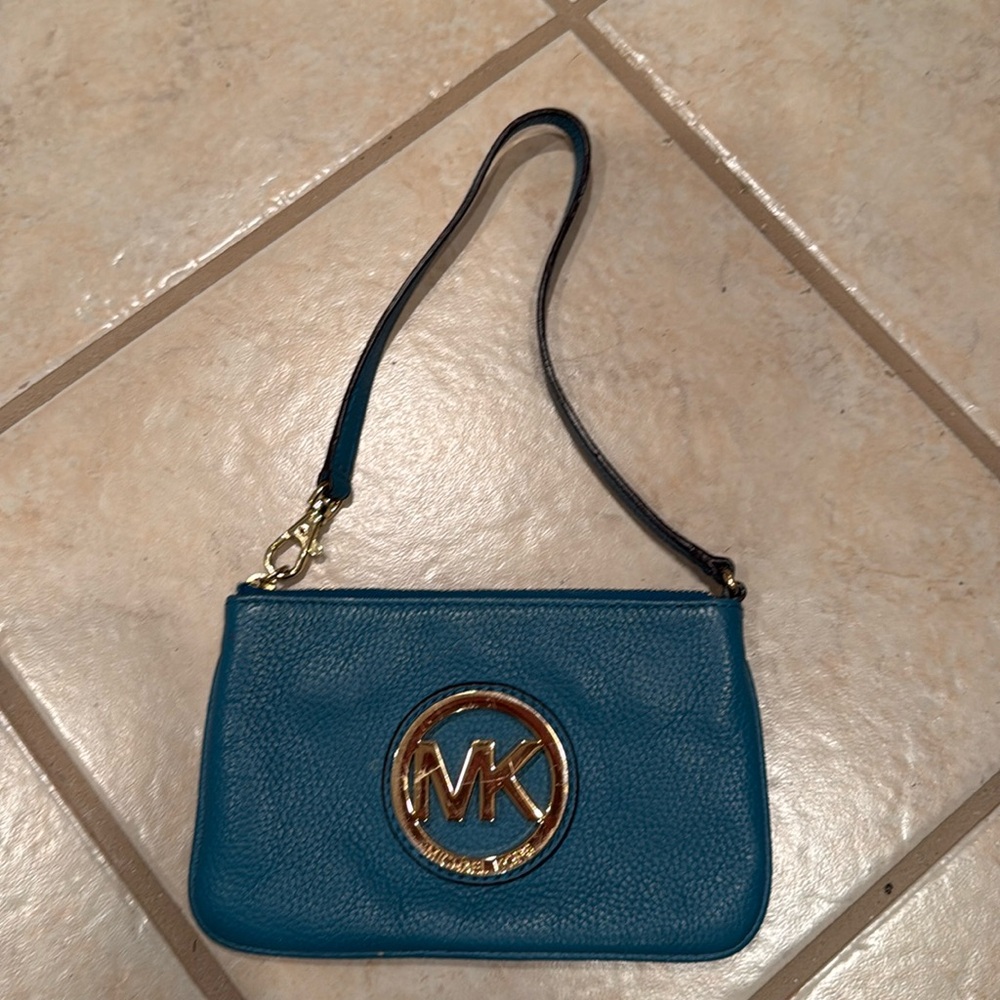 Small Michael Kors purse/wristlet